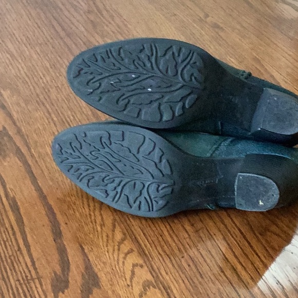 Ankle high booties, size 9 M - Picture 4 of 6